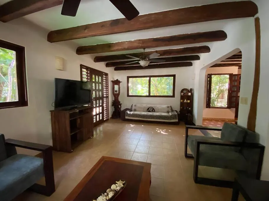Jungle Oasis By The Beach: Casa Selva On 38Th Street Playa del Carmen Holiday home